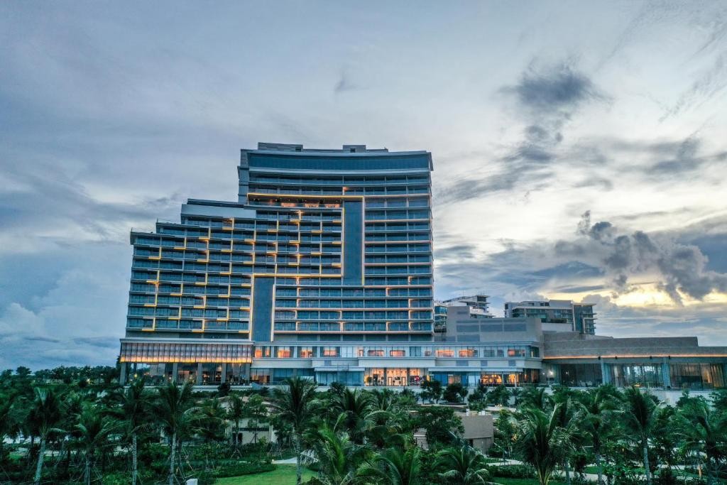 Gia đình tỉ phú Hong Kong tiếp quản một khu nghỉ dưỡng có casino tại Việt Nam