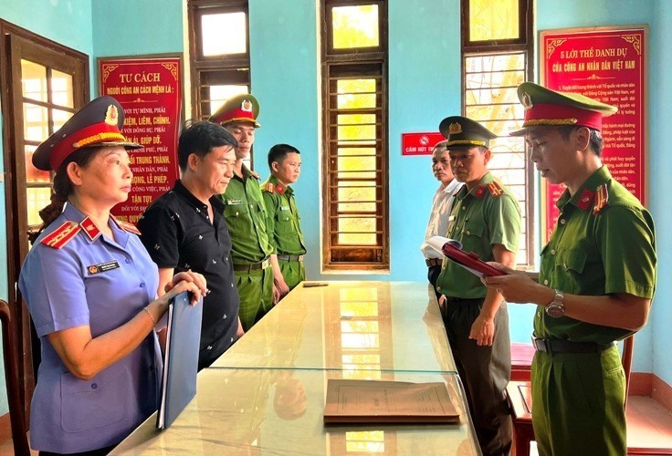 Bắt tạm giam một giám đốc doanh nghiệp khai thác tài nguyên trái phép