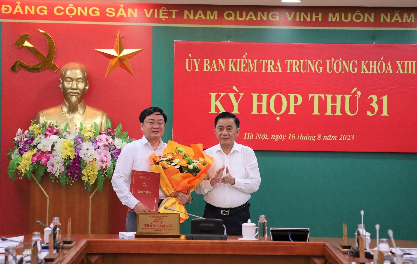 Bộ Chính trị chuẩn y tân Phó Chủ nhiệm Ủy ban Kiểm tra Trung ương