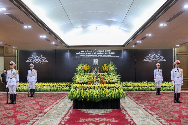 Tổ chức trọng thể lễ tang phó thủ tướng chính phủ Lê Văn Thành với nghi thức lễ tang cấp Nhà nước