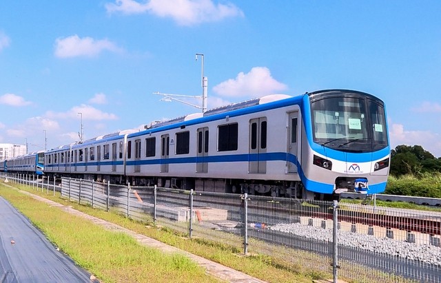 Metro số 1 chạy thử toàn tuyến với số lượng khách tối đa 20 người