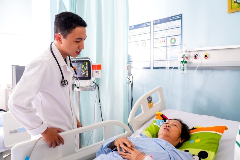 Cứu sống bệnh nhân bị kẹt van nhân tạo do huyết khối