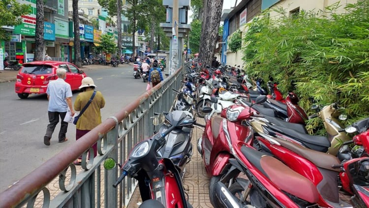 Trường hợp nào sử dụng vỉa hè không phải xin phép tại TP.HCM?