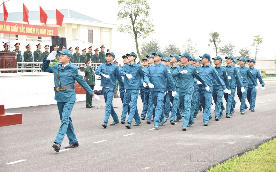 Bộ Quốc phòng trả lời cử tri kiến nghị kéo dài thời hạn thực hiện nghĩa vụ tham gia Dân quân tự vệ