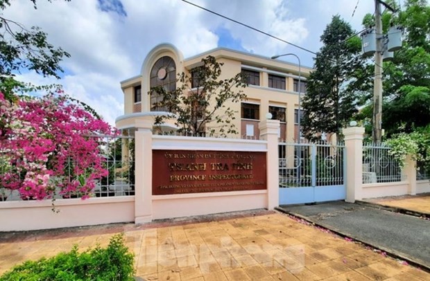 Cách chức Phó Chánh Thanh tra 'vào nhà nghỉ với người đã có chồng'