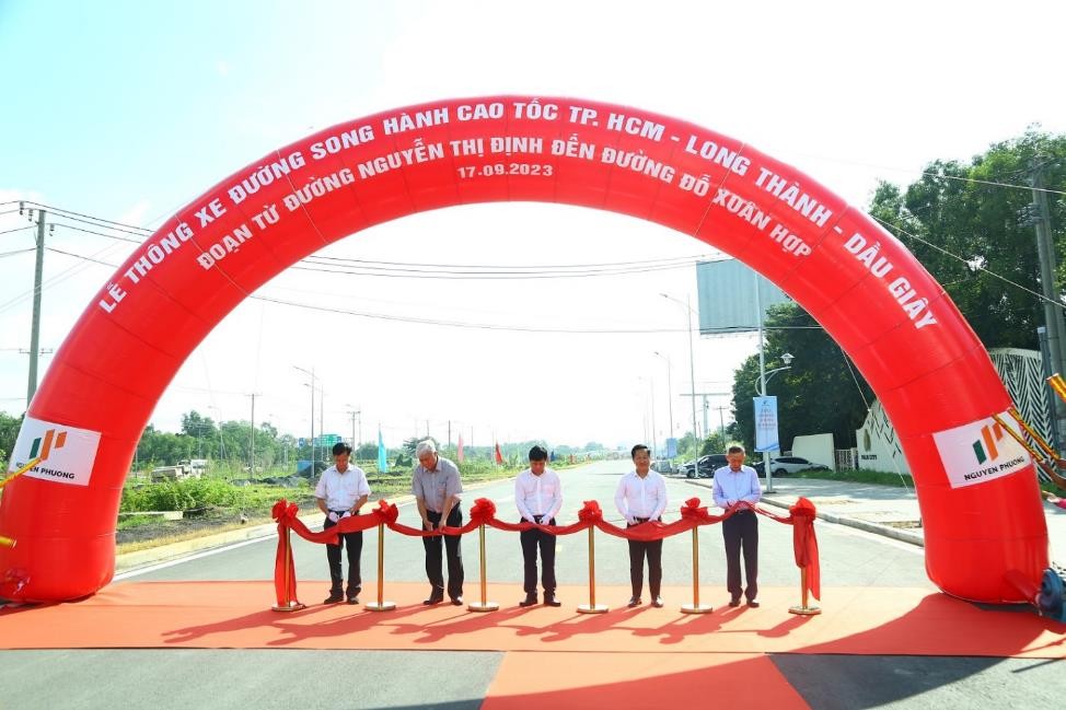 Thông xe đường song hành dọc cao tốc TP.HCM – Long Thành – Dầu Giây
