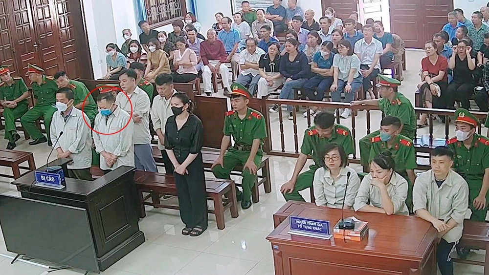 Phạt tù nguyên Viện trưởng Kiểm sát và nguyên cán bộ Cục Cảnh sát hình sự môi giới, nhận hối lộ 'chạy án'