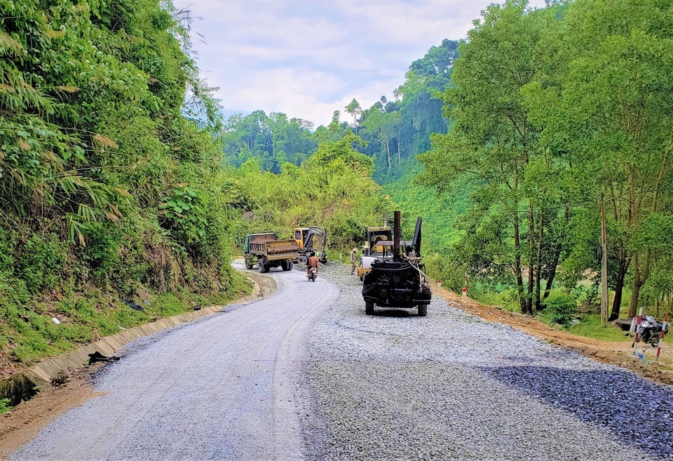 Quảng Nam báo cáo với Thủ tướng Chính phủ về phương án mở rộng, nâng cấp Quốc lộ 14D