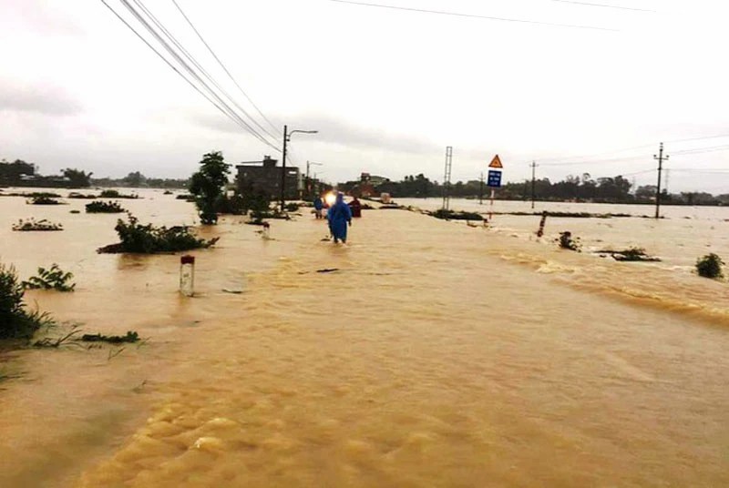Nhiều khu vực trên cả nước mưa lớn, cảnh báo lũ quét, sạt lở
