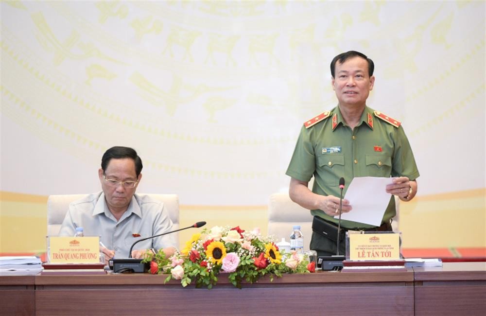 Uỷ ban Quốc phòng và An ninh họp toàn thể lần thứ 9, thẩm tra dự án Luật Trật tự an toàn giao thông đường bộ
