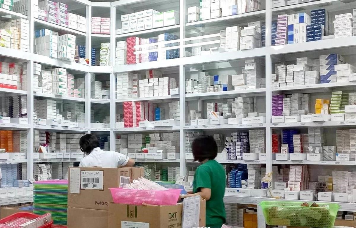 ‘Sẽ giám sát thường xuyên và đột xuất kho thuốc của các nhà thầu’