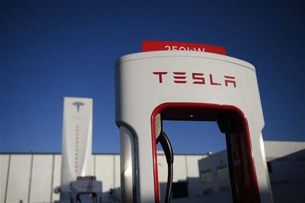 Tesla bán số lượng sạc xe điện trị giá 100 triệu USD cho Tập đoàn BP