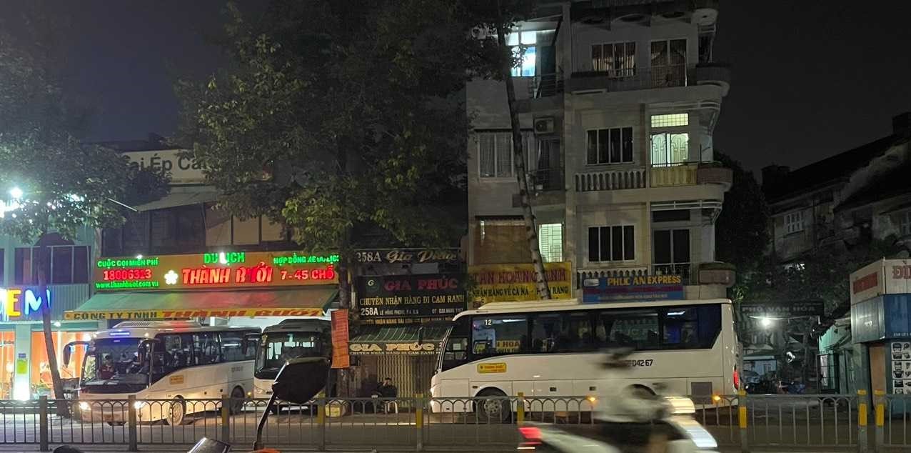 Bài 2: Nhà xe Thành Bưởi công khai thách thức pháp luật khi đang bị kiểm tra - Thế lực nào 'chống lưng'?