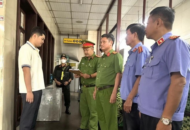 Bắt tạm giam Phó Giám đốc Công ty Thành Bưởi