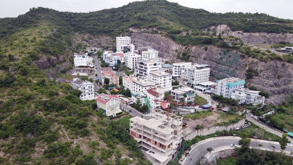 Tiến độ xử lý loạt công trình xây dựng trái phép tại dự án Khu biệt thự cao cấp Ocean View Nha Trang đang ra sao?
