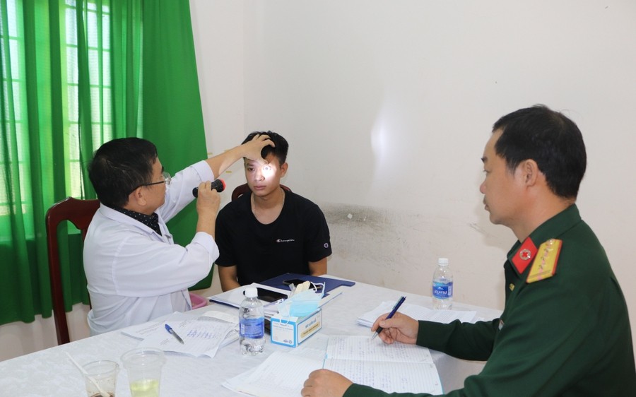 Từ ngày 1/1/2024, thực hiện quy định mới về khám sức khỏe nghĩa vụ quân sự