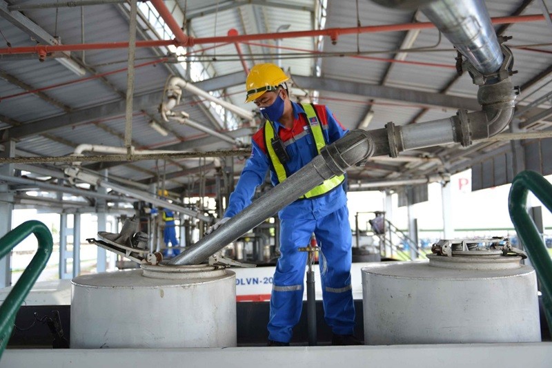 Nên thành lập quỹ dự trữ quốc gia riêng về xăng dầu?