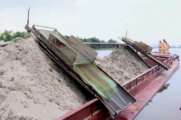Chân dung doanh nghiệp đứng sau vụ khai thác 3,2 triệu mét khối cát "lậu"