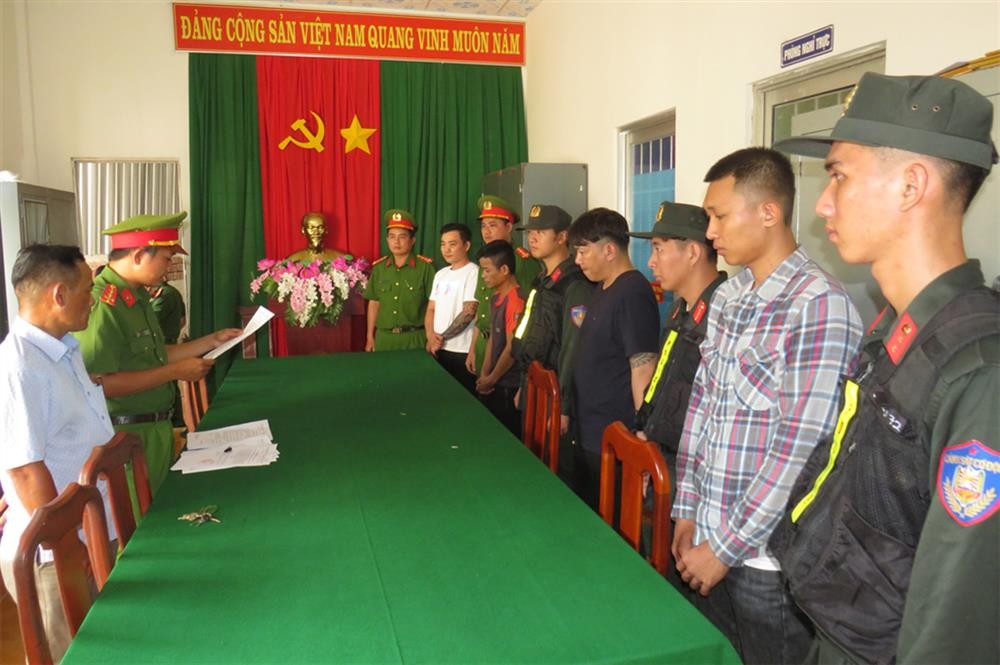 Trà Vinh: Khởi tố, bắt tạm giam 12 đối tượng gây rối trật tự công cộng