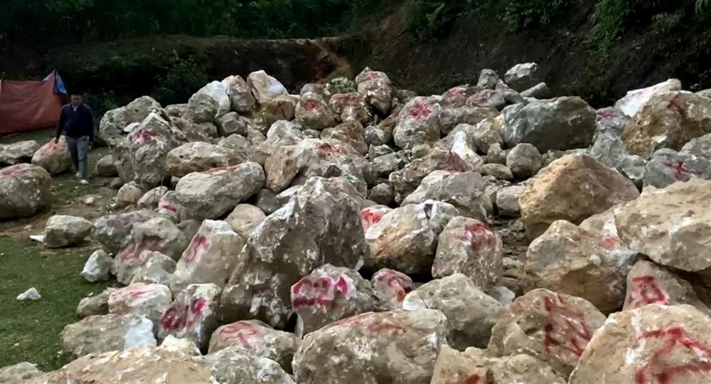 Bắt giữ hơn 480 tấn đá thạch anh thô không có hóa đơn chứng minh nguồn gốc xuất xứ