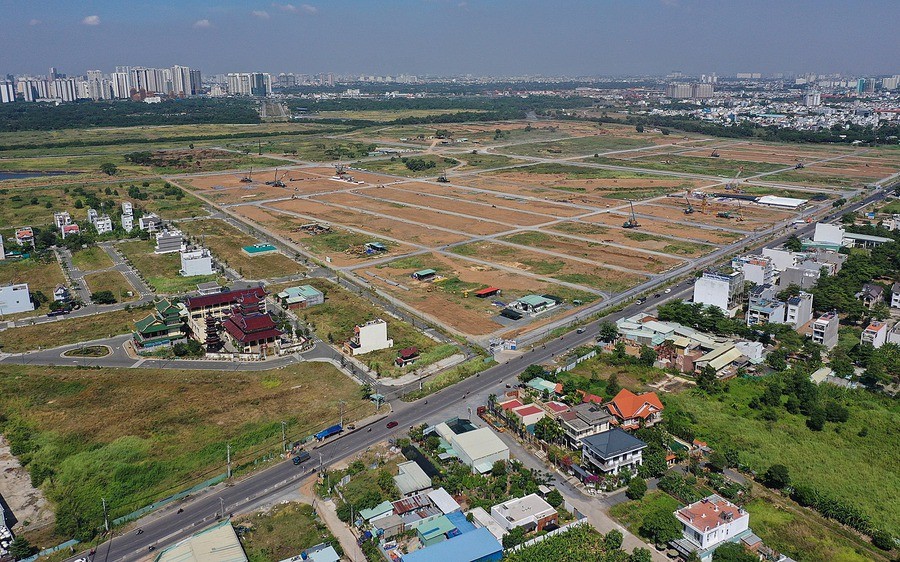 Luật Đất đai 2024: Cấp sổ đỏ cho hộ gia đình đang sử dụng đất được giao không đúng thẩm quyền như thế nào?