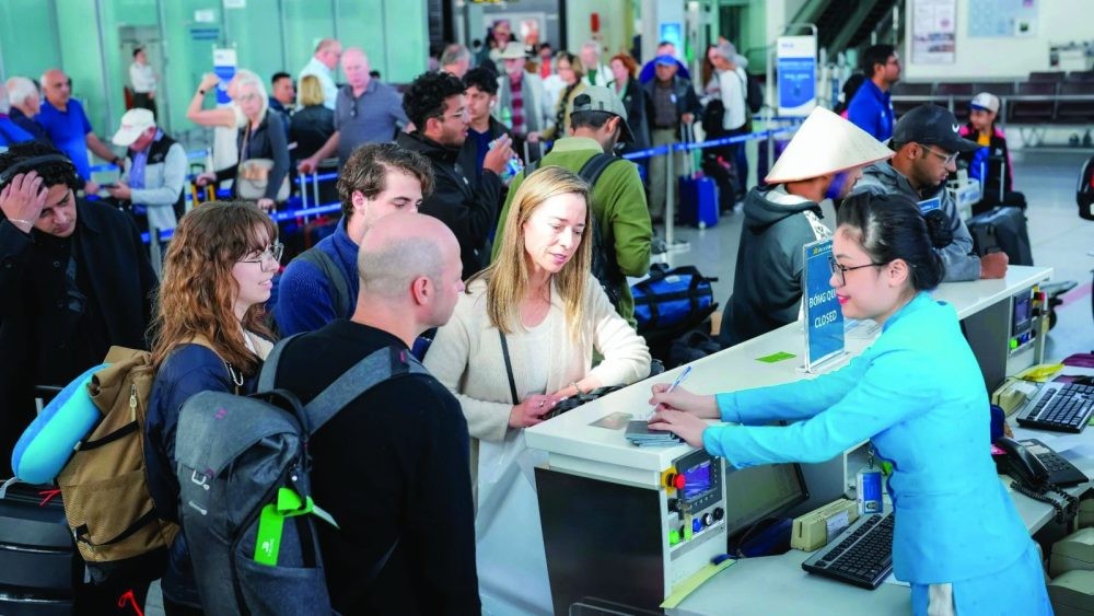 Du lịch chịu tác động ra sao khi tăng trần giá vé máy bay?