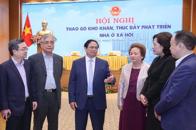 Thủ tướng: Không phải những nơi xa xôi, vắng vẻ, không làm được nhà ở thương mại thì làm nhà ở xã hội