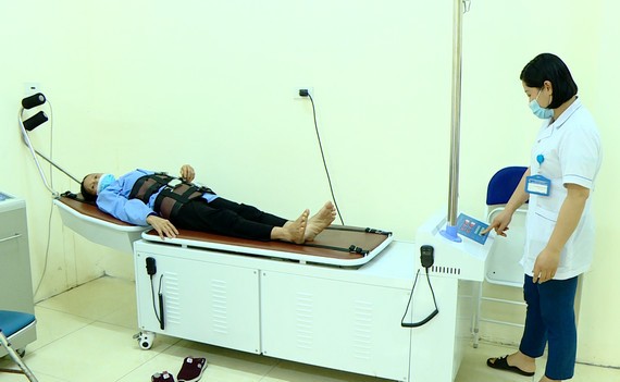 Kết hợp y học cổ truyền với y học hiện đại thế nào trong khám, chữa bệnh?