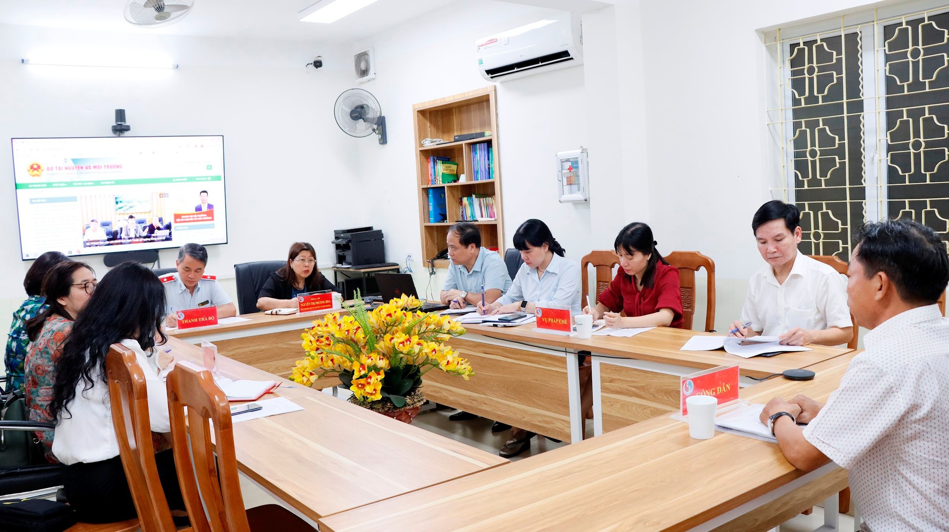 Thứ trưởng tiếp công dân khiếu nại phương án bồi thường, hỗ trợ, tái định cư