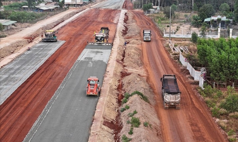 Quyền Chủ tịch tỉnh Đồng Nai có chỉ đạo “nóng”, cam kết bàn giao mặt bằng cao tốc trước 30/6