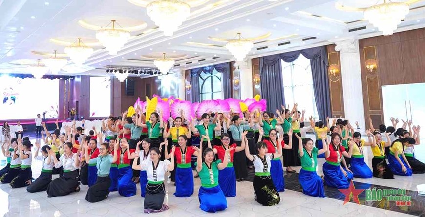 Việt Nam có kỷ lục mới về đồng diễn xòe Thái