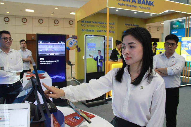 Từ 1/7: Thu thập sinh trắc học mống mắt khi công dân làm thẻ căn cước