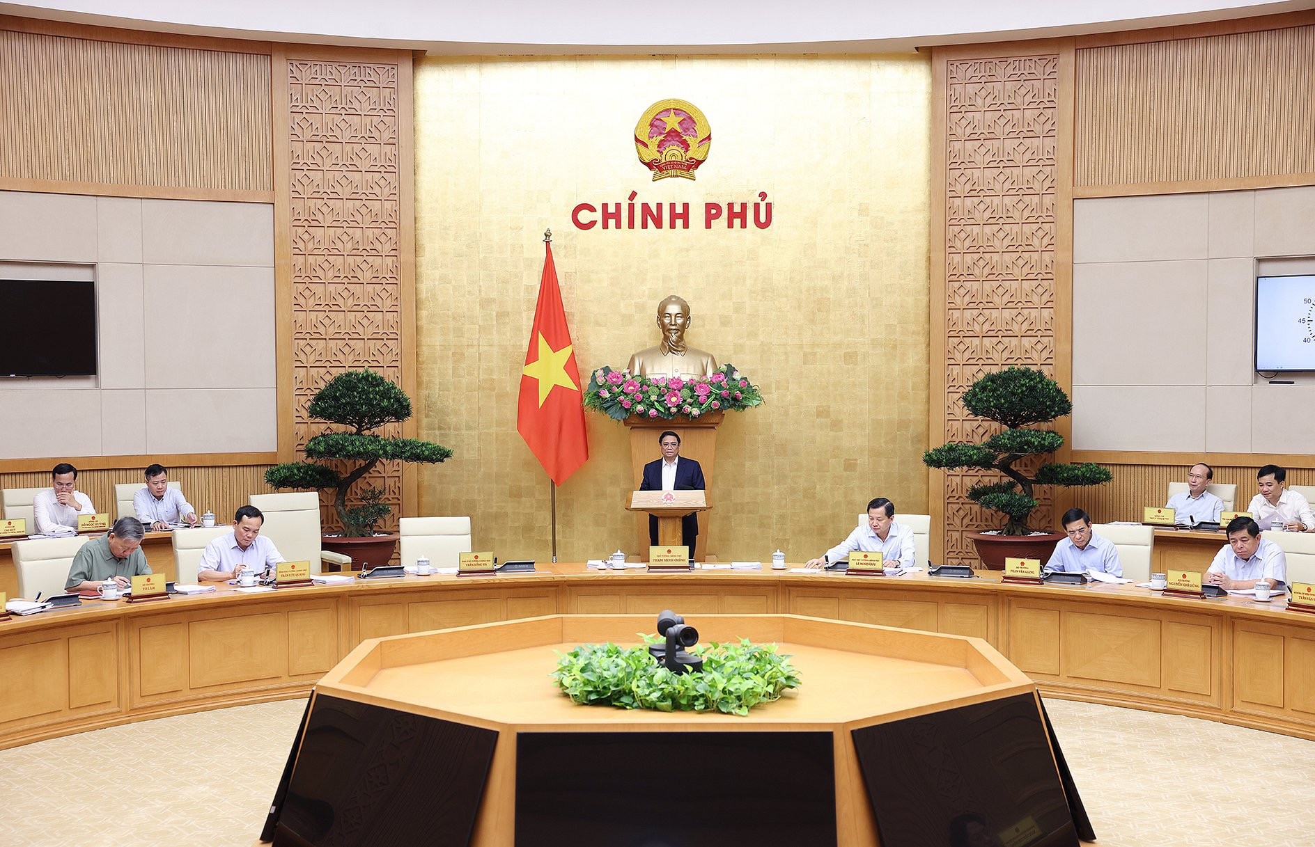 Chính phủ chỉ đạo luân chuyển cán bộ sợ sai, sợ trách nhiệm; đẩy nhanh sắp xếp đơn vị hành chính