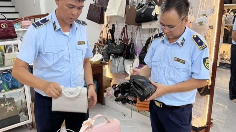 Xử lý hộ kinh doanh ở Thái Bình bán sản phẩm giả mạo nhãn hiệu Hermès