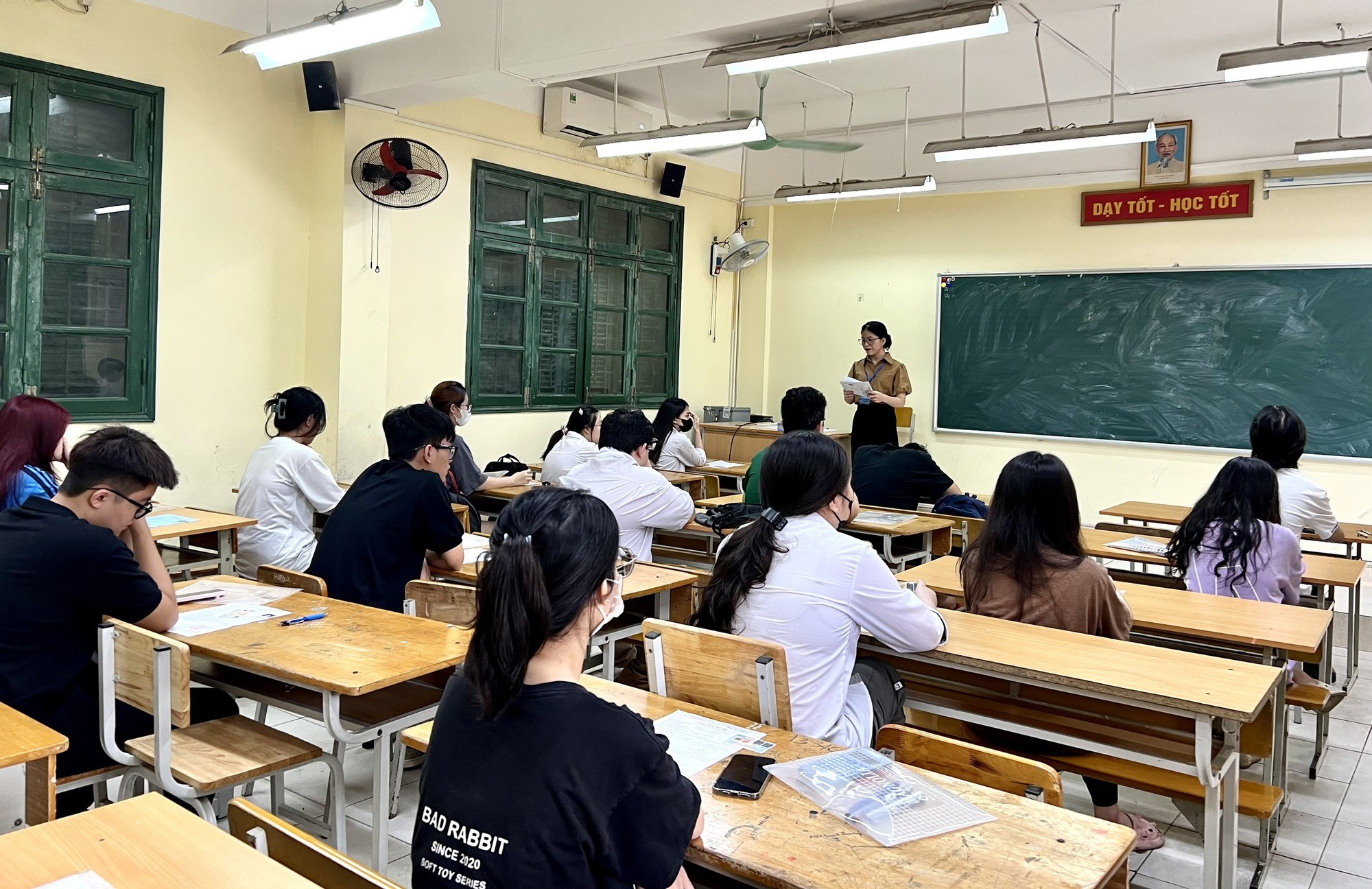 Tuyển sinh 2024: 151 trường ĐH công bố 'điểm sàn' xét tuyển