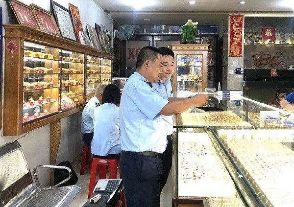 Vì sao hơn 100 doanh nghiệp kinh doanh vàng tại Hà Nội bị “sờ gáy”?