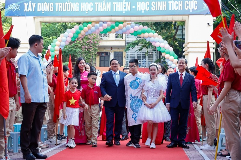 Thủ tướng Phạm Minh Chính dự lễ khai giảng tại ngôi trường đặc biệt của Thủ đô