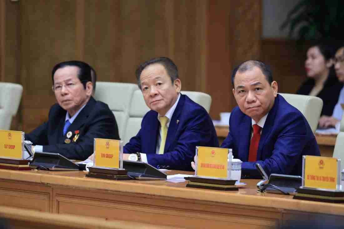 Thủ tướng chủ trì cuộc họp với 12 doanh nghiệp tư nhân Vingroup, Hoà Phát, Masan, Thaco, Sungroup…