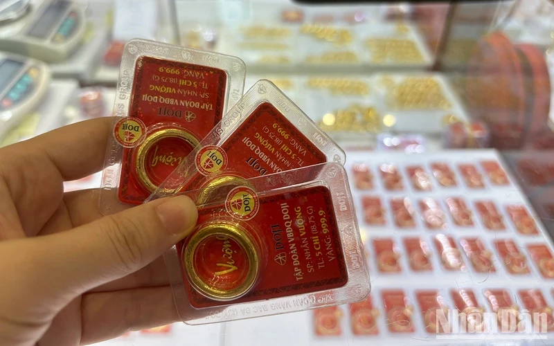 Giá vàng ngày 23/9: Vàng nhẫn tiếp tục tăng phi mã, thiết lập đỉnh mới