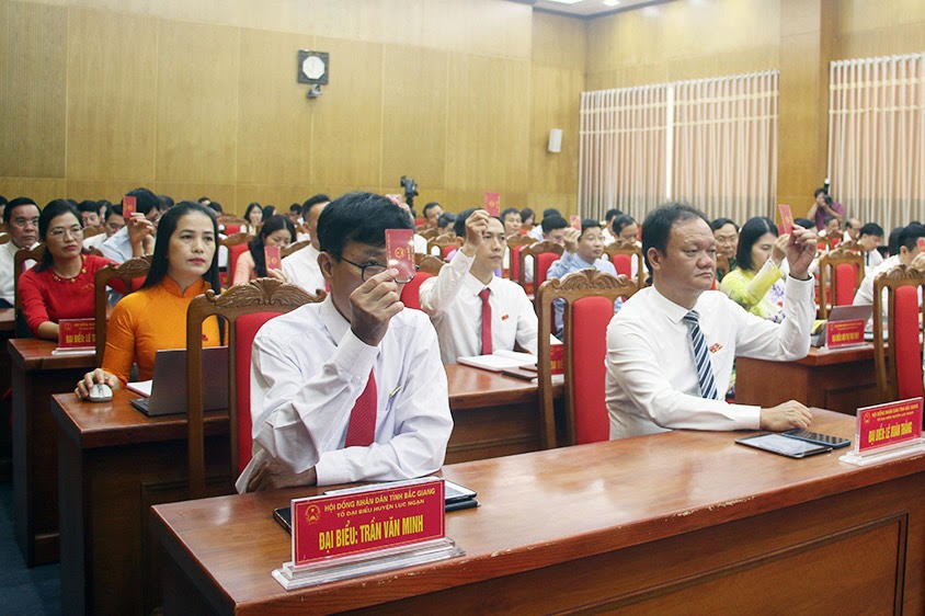 Miễn nhiệm chức danh Chủ tịch UBND tỉnh Bắc Giang với ông Lê Ánh Dương
