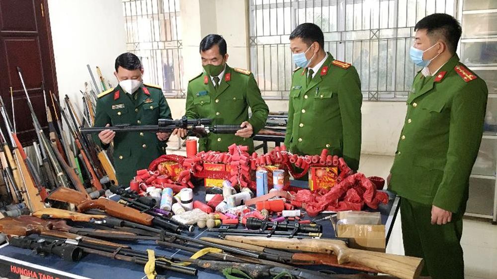 Một số vấn đề pháp lý về quy định quản lý vũ khí, vật liệu nổ và công cụ hỗ trợ tại Việt Nam hiện nay