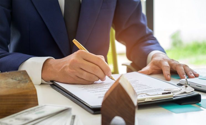 Sử dụng giấy tờ giả đi mua bán nhà đất có thể bị phạt từ 10 - 20 triệu đồng