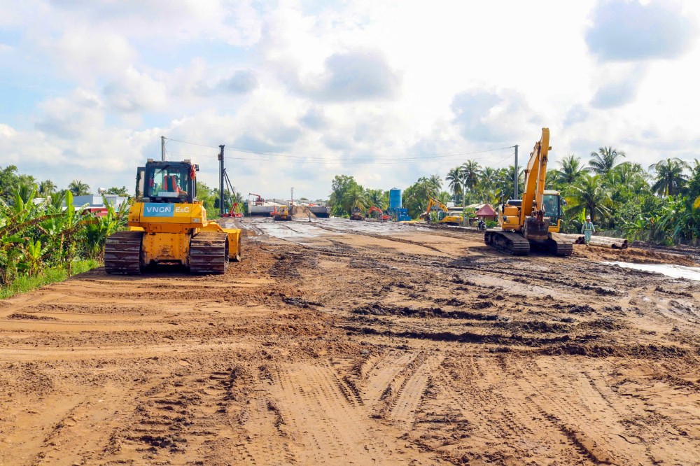Tăng công suất khai thác cát biển thi công cao tốc Cần Thơ - Cà Mau