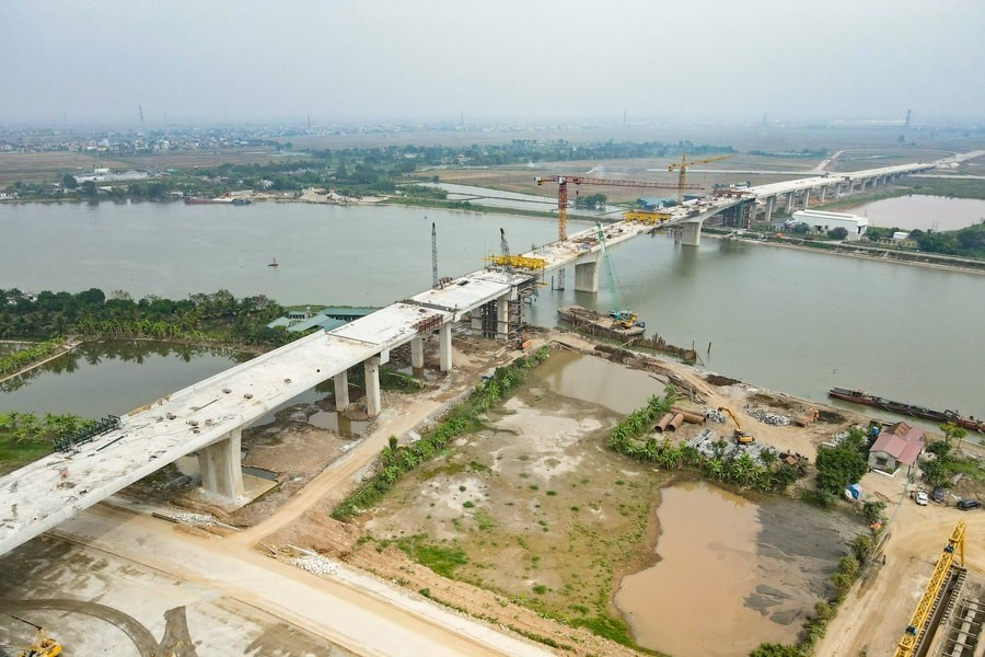 Hợp long cầu gần 1.500 tỉ nối Nam Định với Ninh Bình