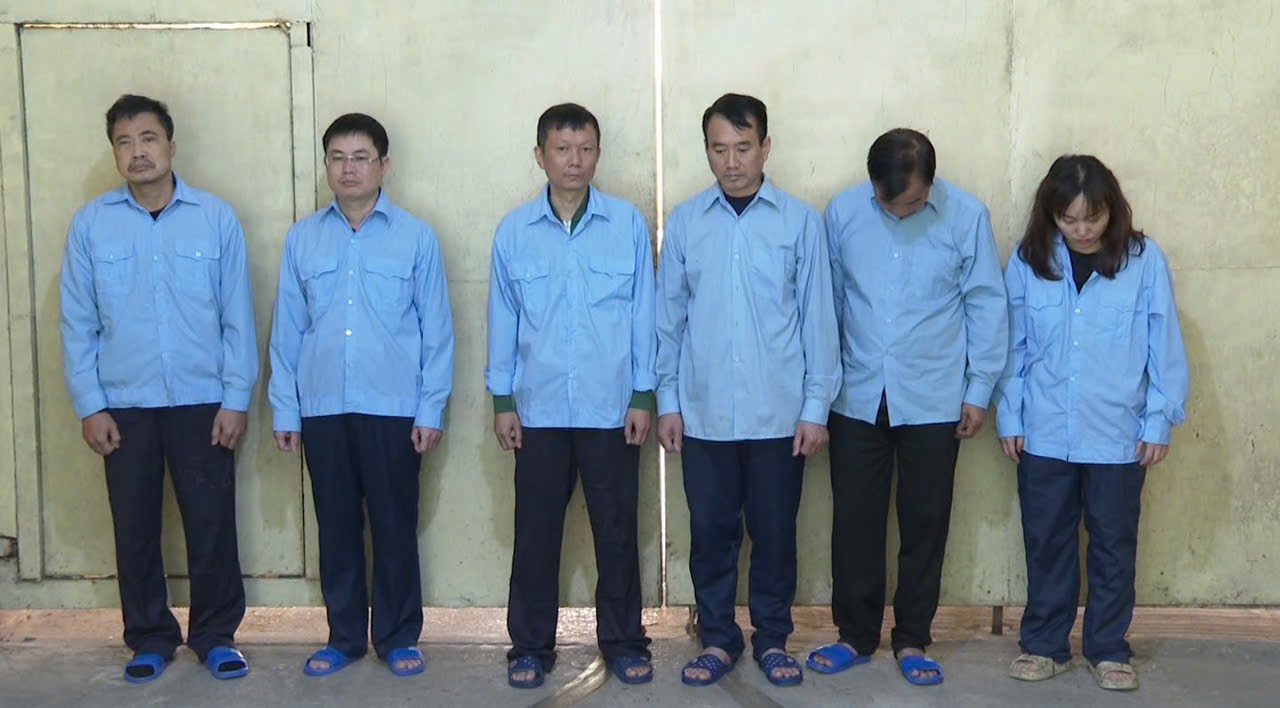 Bắt giữ nhóm cán bộ nhận hối lộ để bỏ qua sai phạm trong quản lý trật tự xây dựng tại quận Hoàng Mai