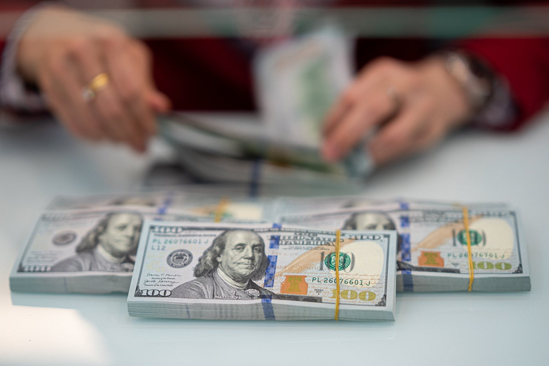 Ngân hàng Nhà nước lần đầu tiên tăng giá bán USD lên trên 26.000 đồng