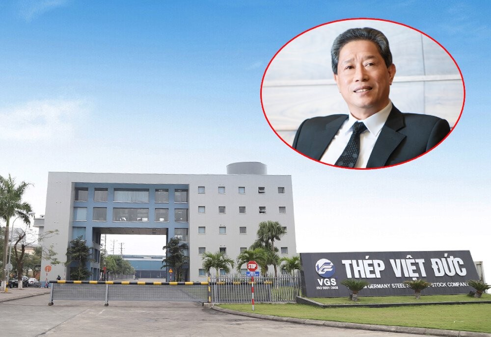 Chủ tịch doanh nghiệp thép lớn từ nhiệm sau khi nhượng cổ phiếu “trăm tỷ” cho vợ