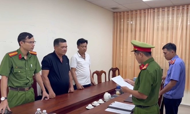 Khởi tố hai "cò đất" trốn thuế - Cảnh báo mạnh tay với hoạt động môi giới bất động sản không kê khai thu nhập