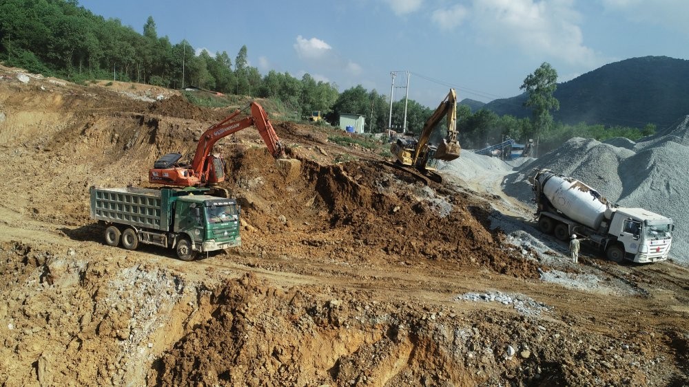 Chỉ đạo mới của Thủ tướng về giải phóng mặt bằng và cung ứng vật liệu cho các dự án trọng điểm