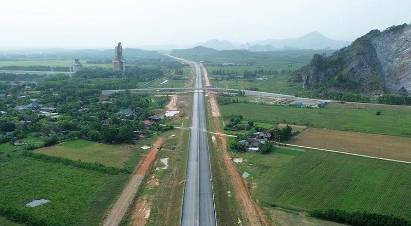 Cao tốc Vạn Ninh – Cam Lộ bước vào giai đoạn nước rút thông xe vào 30/4